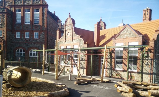Photo of Fairlawn Primary School