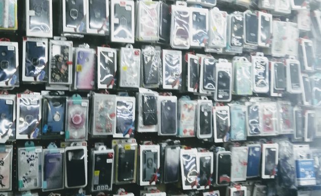 Photo of Raza. Cell phone shop