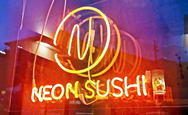 Foto von Neon Sushi