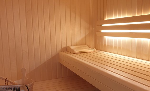 Photo de MA BULLE EN SANTE, Accompagnement au Mieux-Être : Bulle Sensorielle (flottaison), Sauna, Hammam, Cours Réguliers