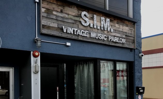 Photo of SIM Vintage Music PARLOR