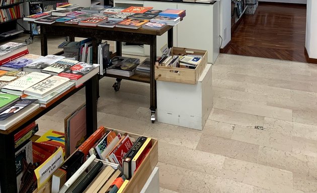 foto Libreria Bodoni Spazio B