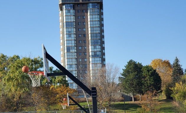 Photo of Huron Park Outdoor Basketball Court