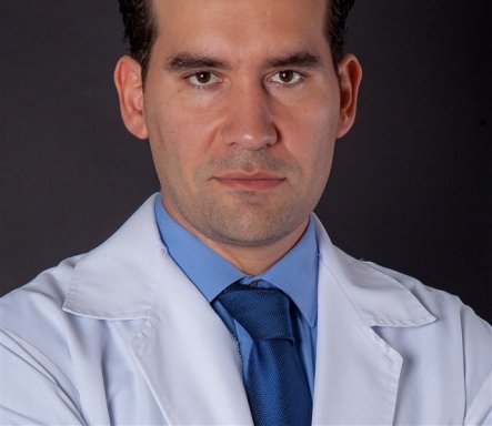 Foto de Dr. Alfredo Augusto Moya Márquez, Urólogo