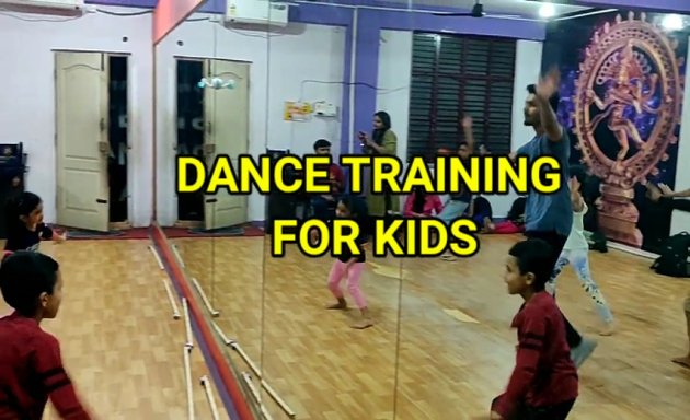 Photo of YouNic Online Dance Class