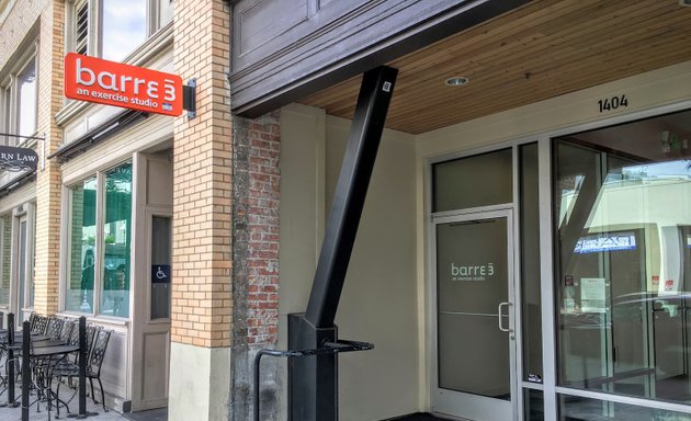 Photo of barre3