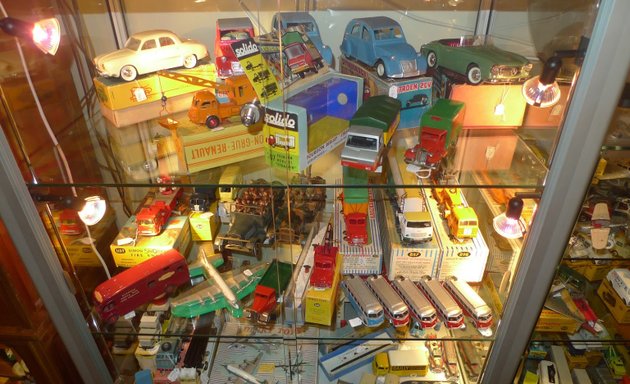 Photo de Le Bazar des Rêves. Achat vente jouets anciens.