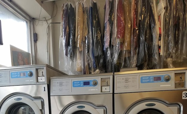 Photo of J & J Laundromat