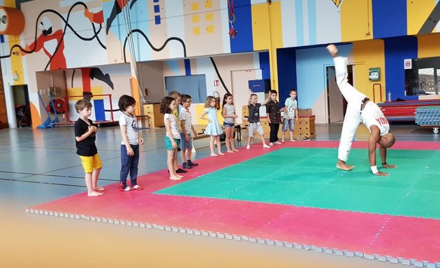 Photo de Jogaki Capoeira Paris 17eme - Danse Sport enfants et ados