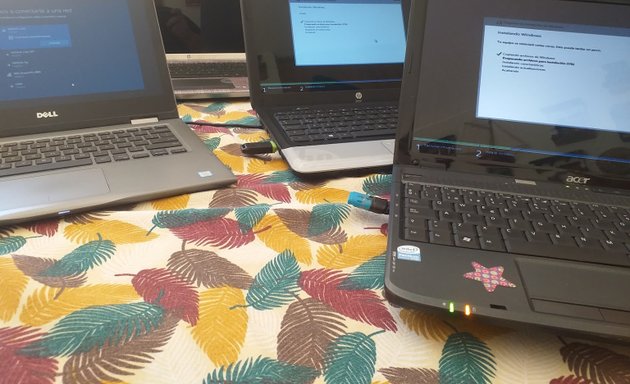 Foto de Infocomputer Reparación de Computadores y notebook - Formateo de notebook y computadores a Domicilio