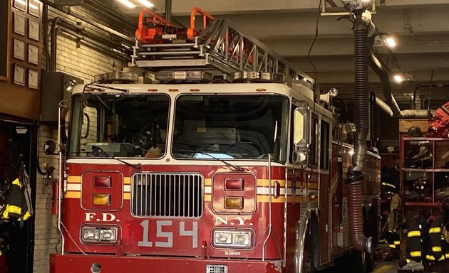 Photo of Engine 307 / Ladder 154