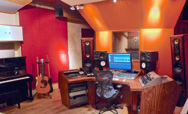 Photo of The Sound Design Mastering Studio : NYC Mastering Engineer Tim Boyce