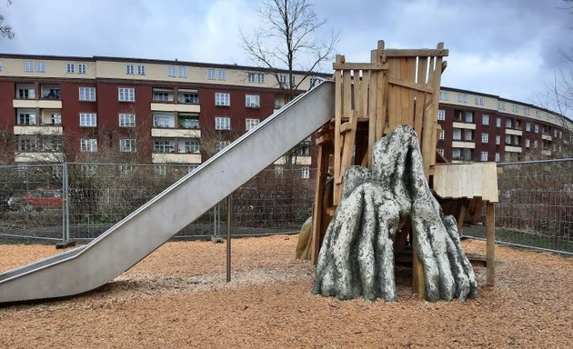 Foto von Kinderspielplatz Genfenbergstrasse