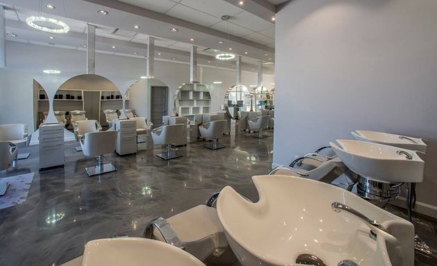 Photo of Le Grant Salon