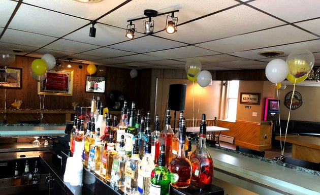 Photo of Henny's Sports Bar