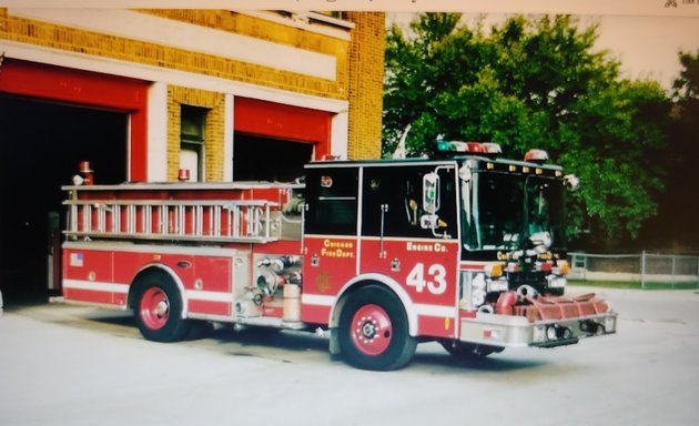 Photo of Chicago Fire Department Engine 43 Ambulance 3