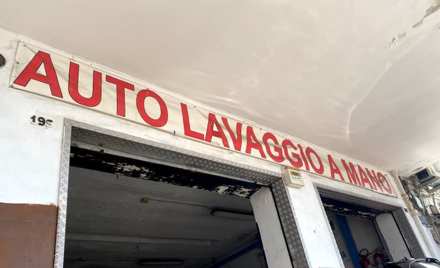 foto Auto Lavaggio a Mano