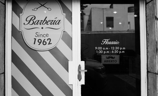Foto de Barberia Funchal "Since 1962"