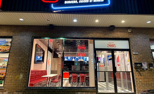 Photo of Grand Burger Blvd. Laval