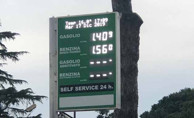 foto Stazione di servizio