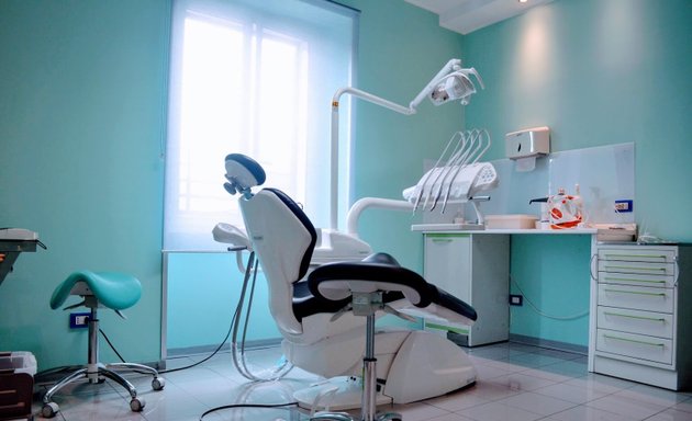 foto Studio Dentistico a Centocelle - Dott. Giovanni Falisi