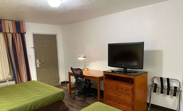 Photo of Desert Sands Inn & Suites Albuquerque