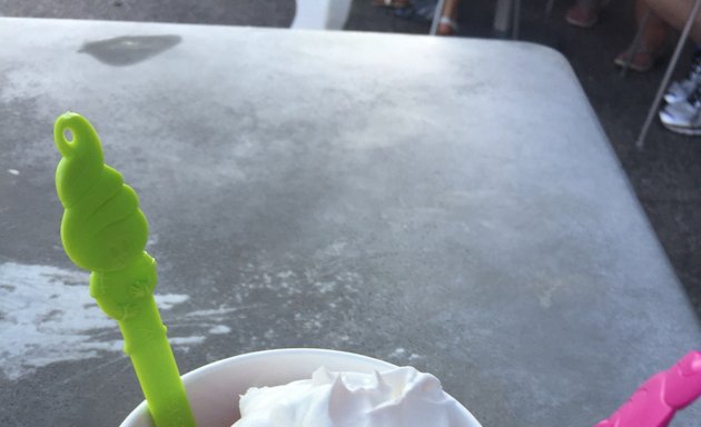 Photo of Menchie's Frozen Yogurt