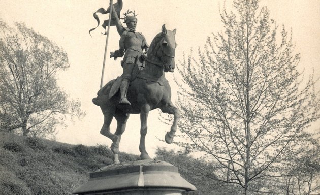 Photo of Joan of Arc Statue
