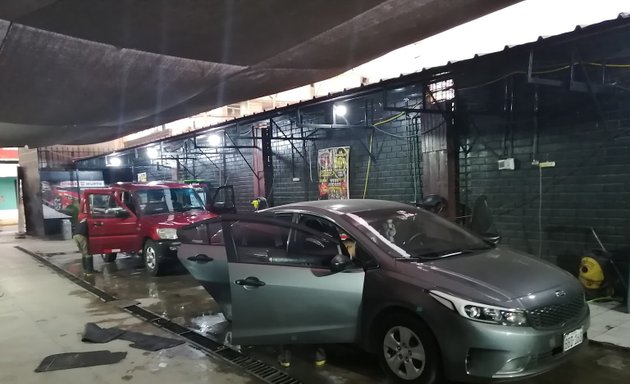 Foto de Car wash "JHAMI"