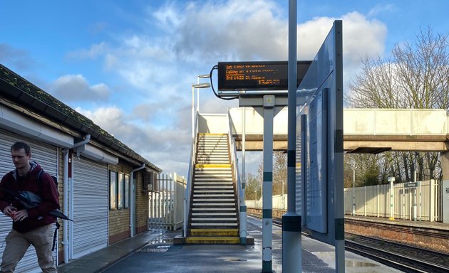 Photo of Hackbridge Train Station - Southern Railway