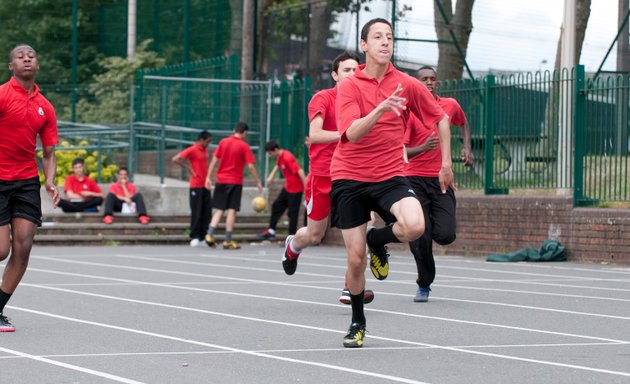 Photo of Kelmscott Secondary School