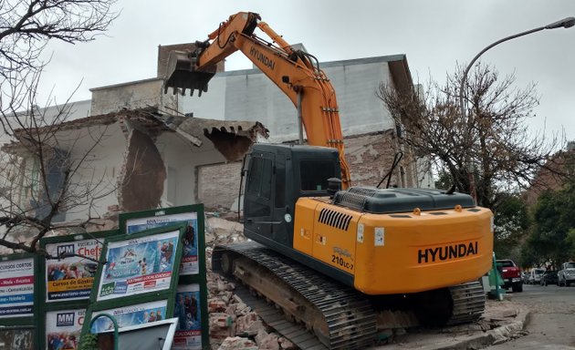 Foto de Olmos Demoliciones - Excavaciones