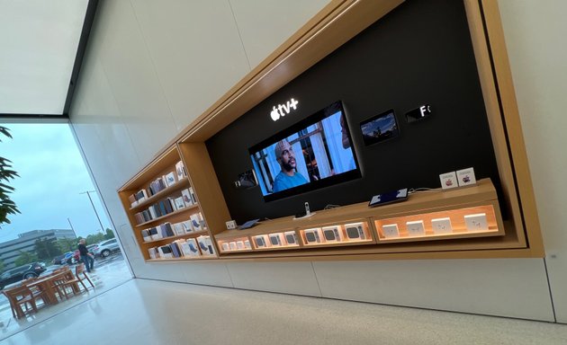 Photo of Apple The Fashion Mall at Keystone