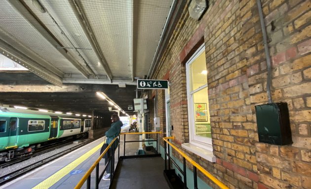 Photo of Streatham (Greater London) Train Station - Southern Railway