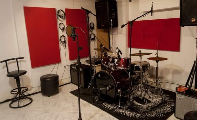 Photo of Livewyre Recording Studio