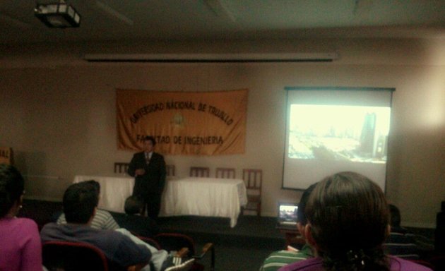 Foto de Escuela de Posgrado de la Universidad Nacional de Trujillo