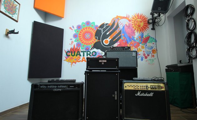 Foto de Cuatro Caras - estudio de musica