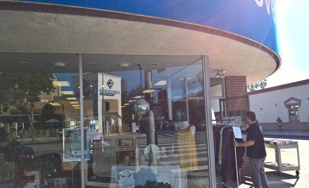 Photo of American Cancer Society Discovery Shop - Toluca Lake, CA