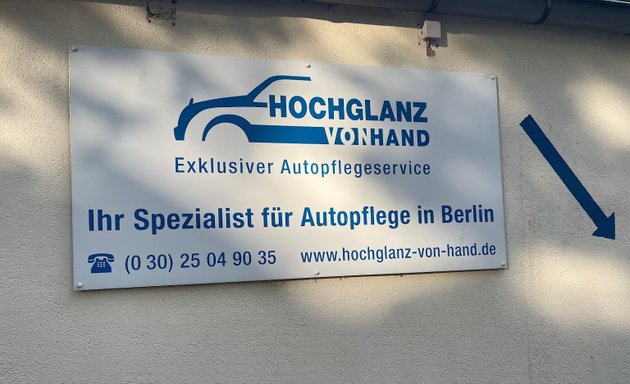 Foto von Hochglanz von Hand - Exklusiver Autopflegeservice