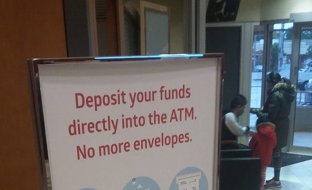 Photo of CIBC Branch with ATM