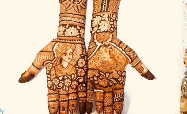 Photo of Manish Mehndi Art