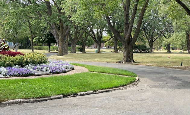 Photo of Urgel Bourgie / Athos - Cimetière jardin & Complexe funéraire Montréal