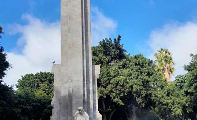 Foto de Estatua de García Sanabria