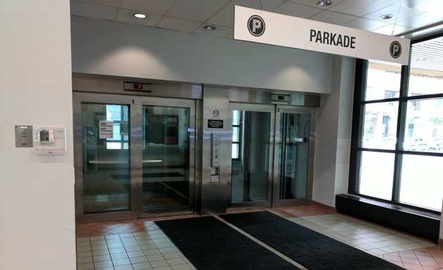 Photo of CPA Lot 40 Parkade (5 Ave)