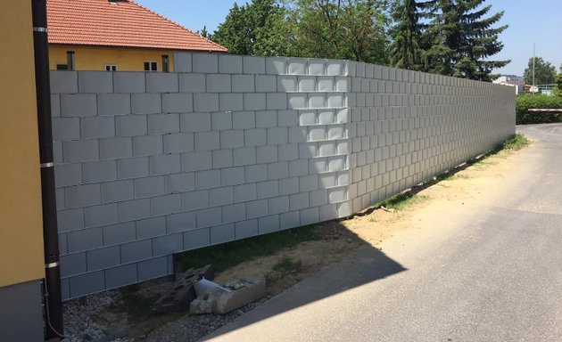 Foto von A-Z Montageservice GmbH Garagentore - Zäune - Carports