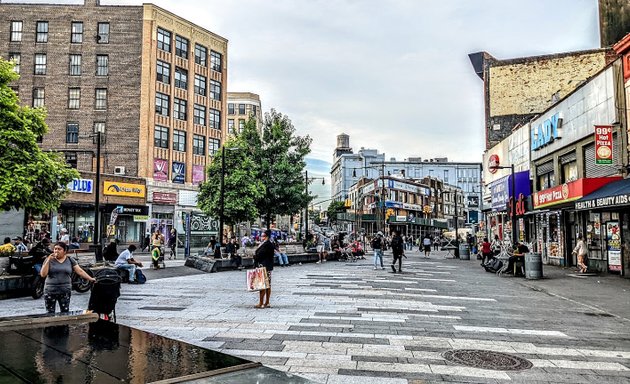 Photo of Roberto Clemente Plaza