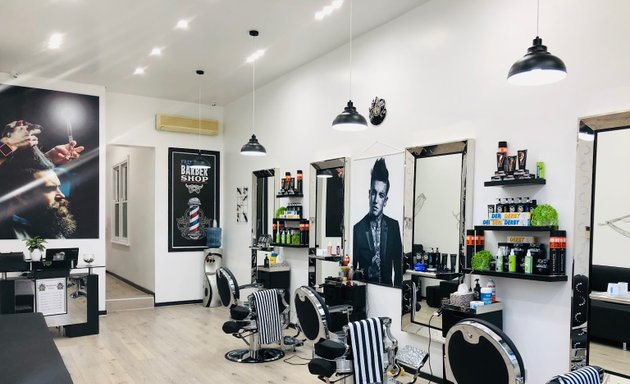 Photo of FRESHEN UP Barber-Shop