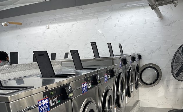 Photo of Super Laundromat on watson