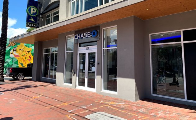 Photo of Chase Bank