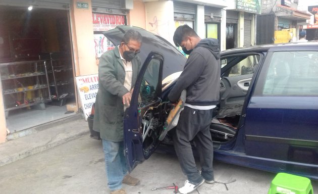 Foto de Arreglo de Chapas